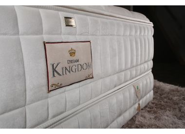 Дизайнерская кровать с матрасом из 100% натурального латекса коллекция "Dream Kingdom"